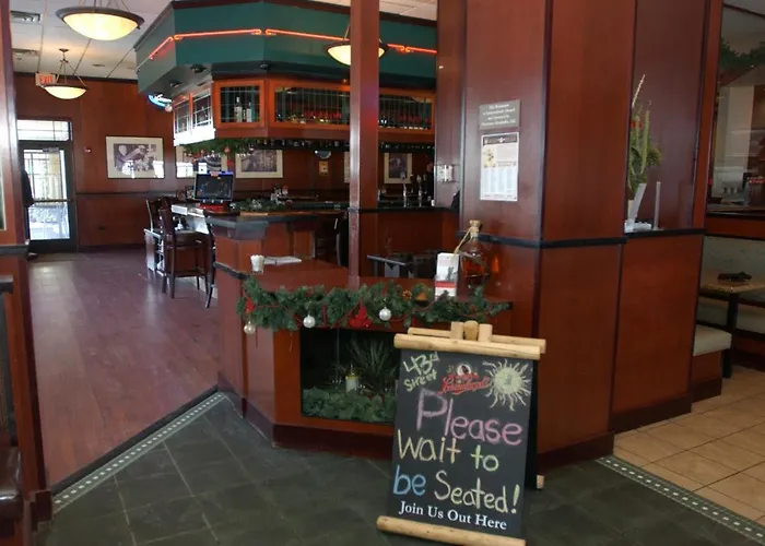 Holiday Inn & Suites